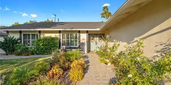 2240 La Sierra Way