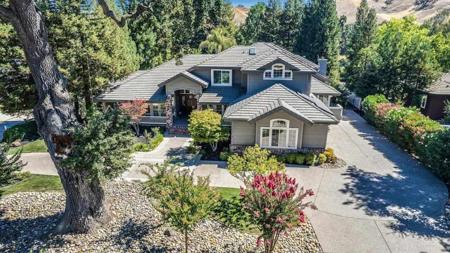 7832 Foothill Rd