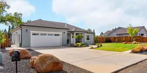 444 Apple Lane