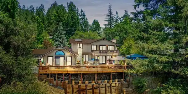 341 Blackstone Court