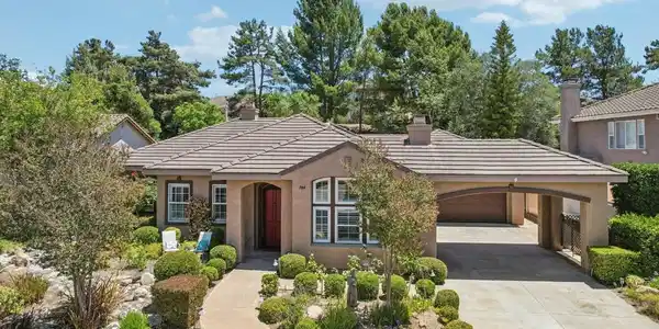 744 Inverlochy Drive