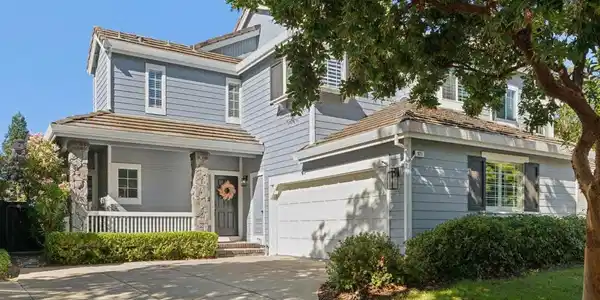 921 Arrowhead Ter