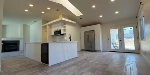 39233 Rising Hill