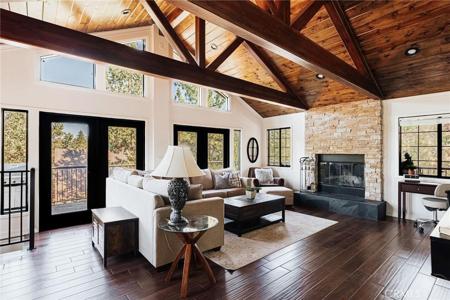 750 Villa Grove