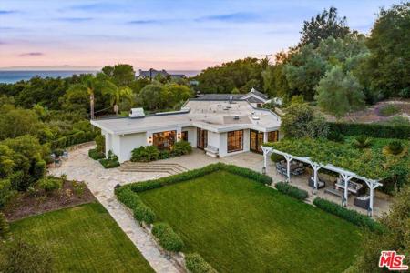 880 Knollwood Drive