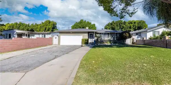 1823 W Palm