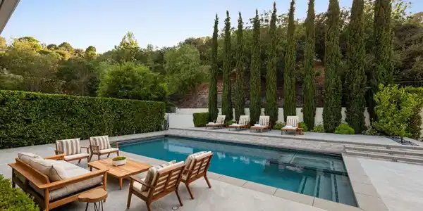 3685 Benedict Canyon Lane