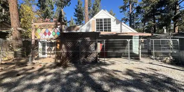 321 E Country Club