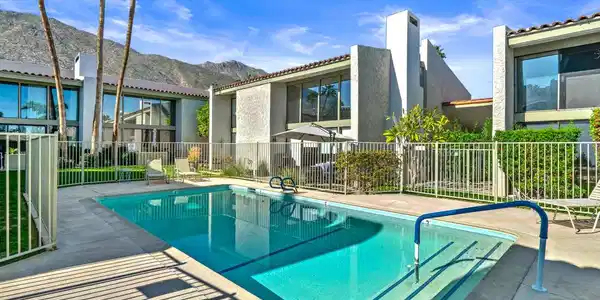 231 E La Verne Way