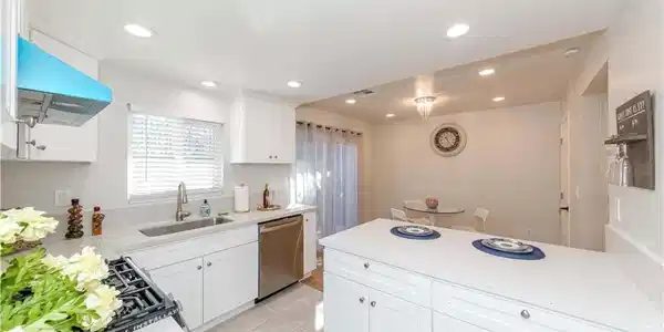 918 Huntington Dr