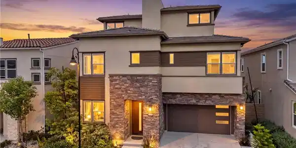 653 Pelion