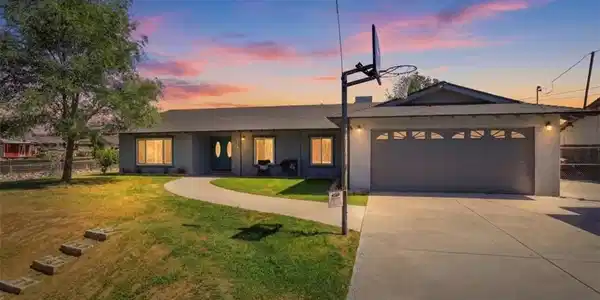1621 Valley View