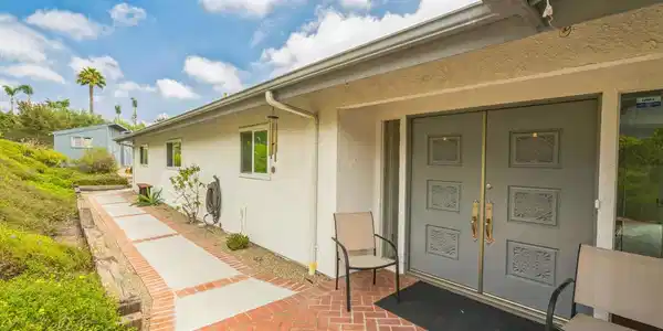 2212 Stacy Lane