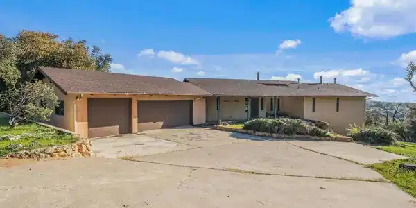 3252 Pine Hills Road