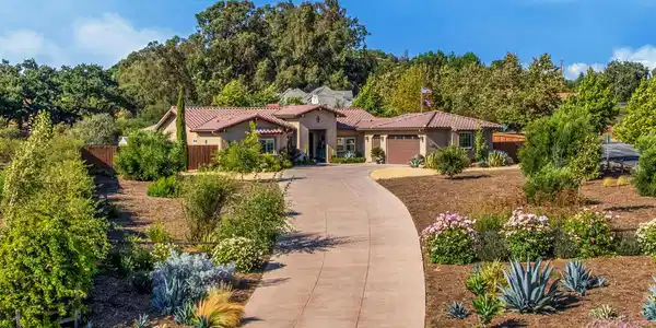 690 Valley Oak Road