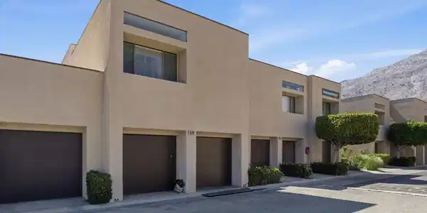 891 Village Square