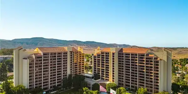 24055 Paseo Del Lago