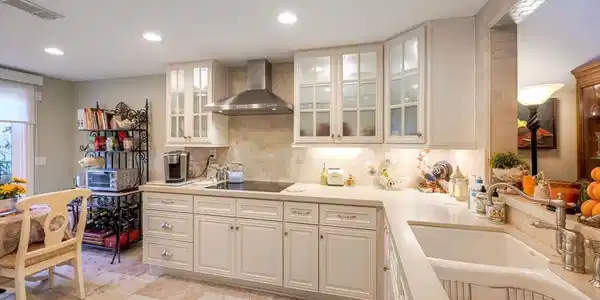 8539 Circle R Valley Lane