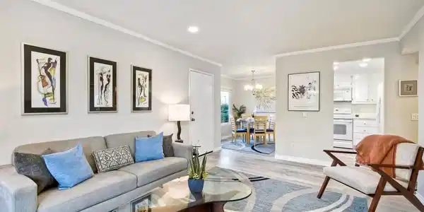 910 S Rancho Santa Fe Road