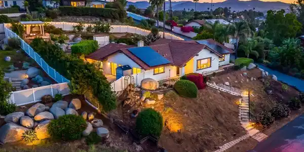 410 Mira Loma Ln