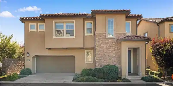 2218 Arroyo Trabuco