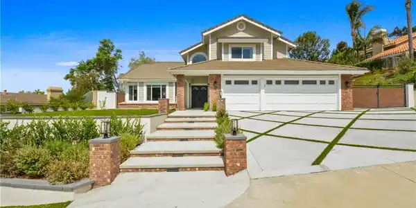 5025 Stonehaven Drive