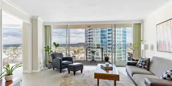 700 E Ocean Boulevard