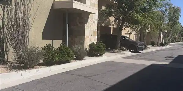 820 E Palm Canyon
