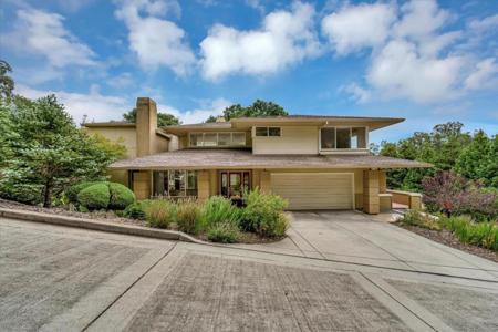 1925 Caterina Way