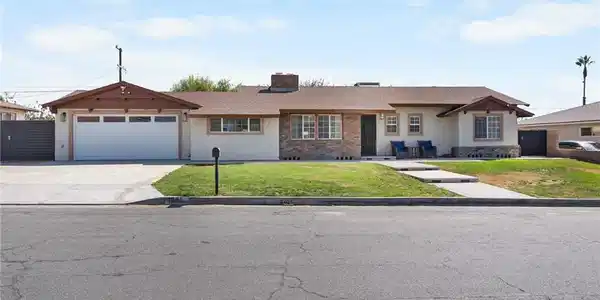 1005 N Encina
