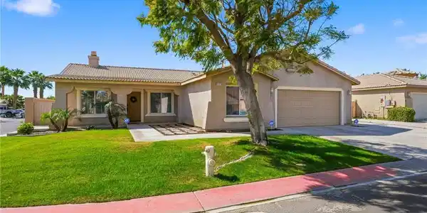 81411 Avenida Alamitos