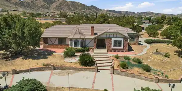 410 Hacienda