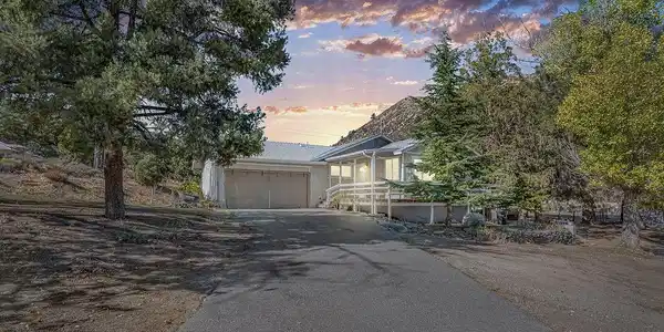 1700 Desert Front Road
