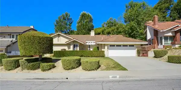 4225 Hermitage