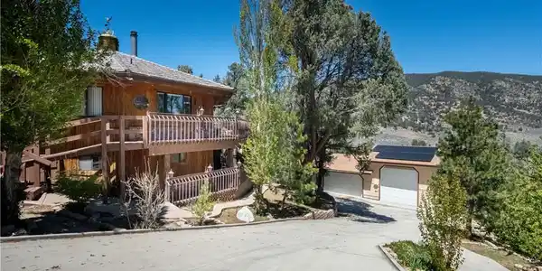 1132 Hut Court