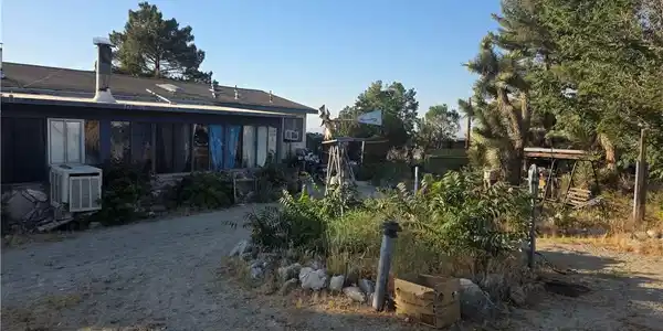 10623 Desert View