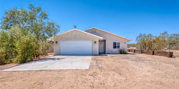 5934 Mojave Avenue