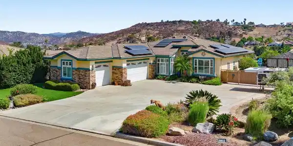 8812 Diamondback Dr.
