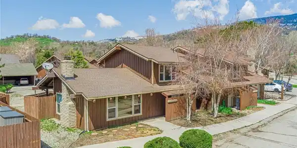 32 Meadow Lakes Drive