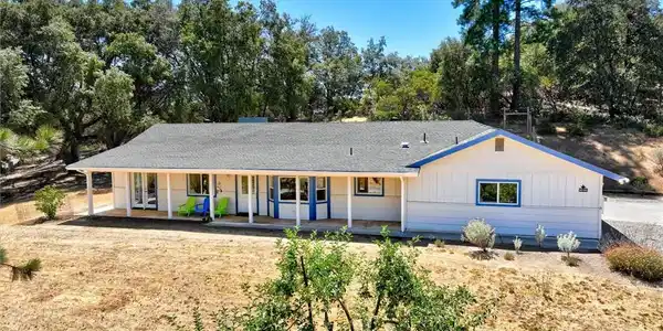 5869 Meadow Lane