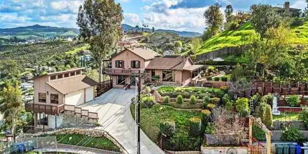 12886 Castle Court