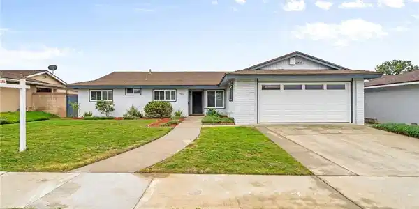 1032 E Juanita