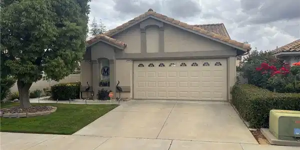 6340 Colonial
