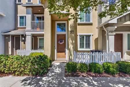 461 Bedford Loop