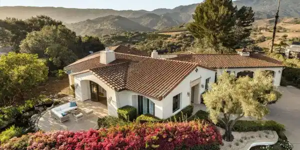 1042 Via Los Padres