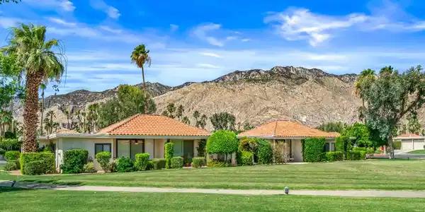 657 N Palomar Circle