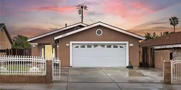 3009 N California