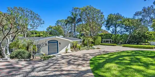 29260 Sea Lion Place