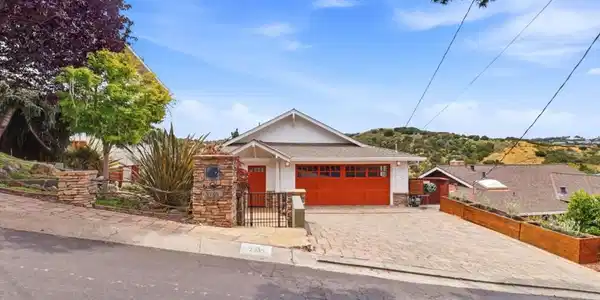 2945 Monte Cresta Drive