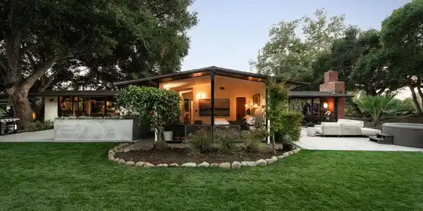 3880 Foothill Road